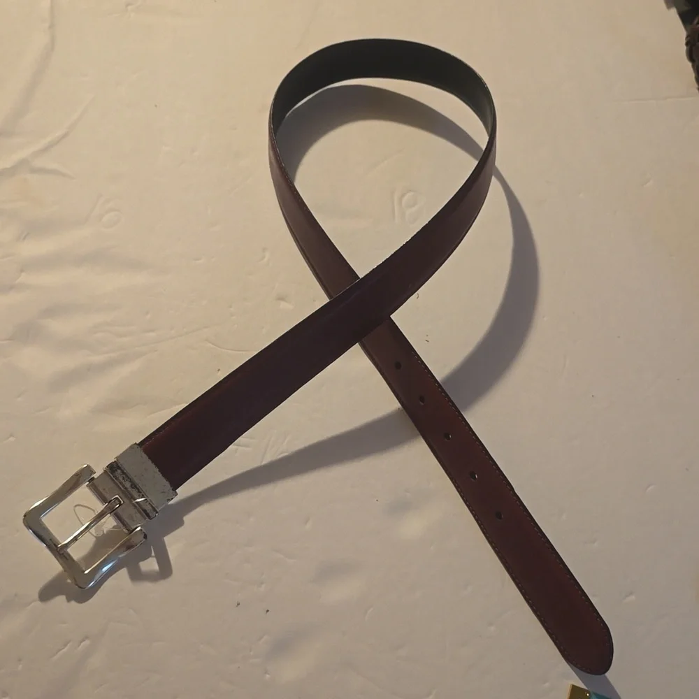 Mens Reddish Brown Leather Belt Reversible Silver Buckle Sz.M/L